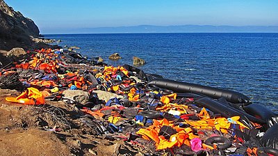 Rettungswesten an der griechischen Küste