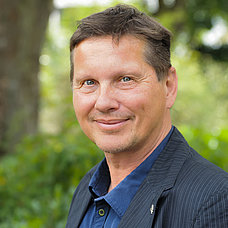 Pfarrer Dr. Dr. Peter  Noss